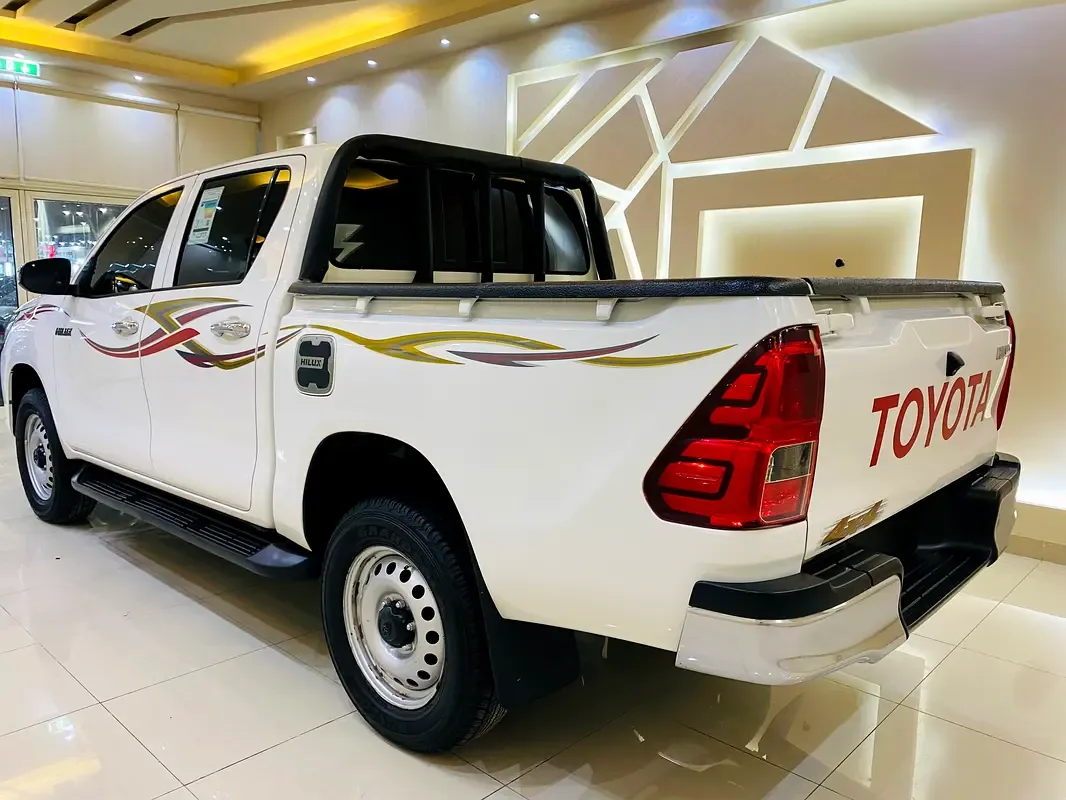Toyota Hilux 2.4 D MT AWD (150 hp) - 10