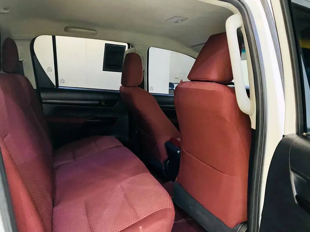 Toyota Hilux 2.4 D MT AWD (150 hp) - 16