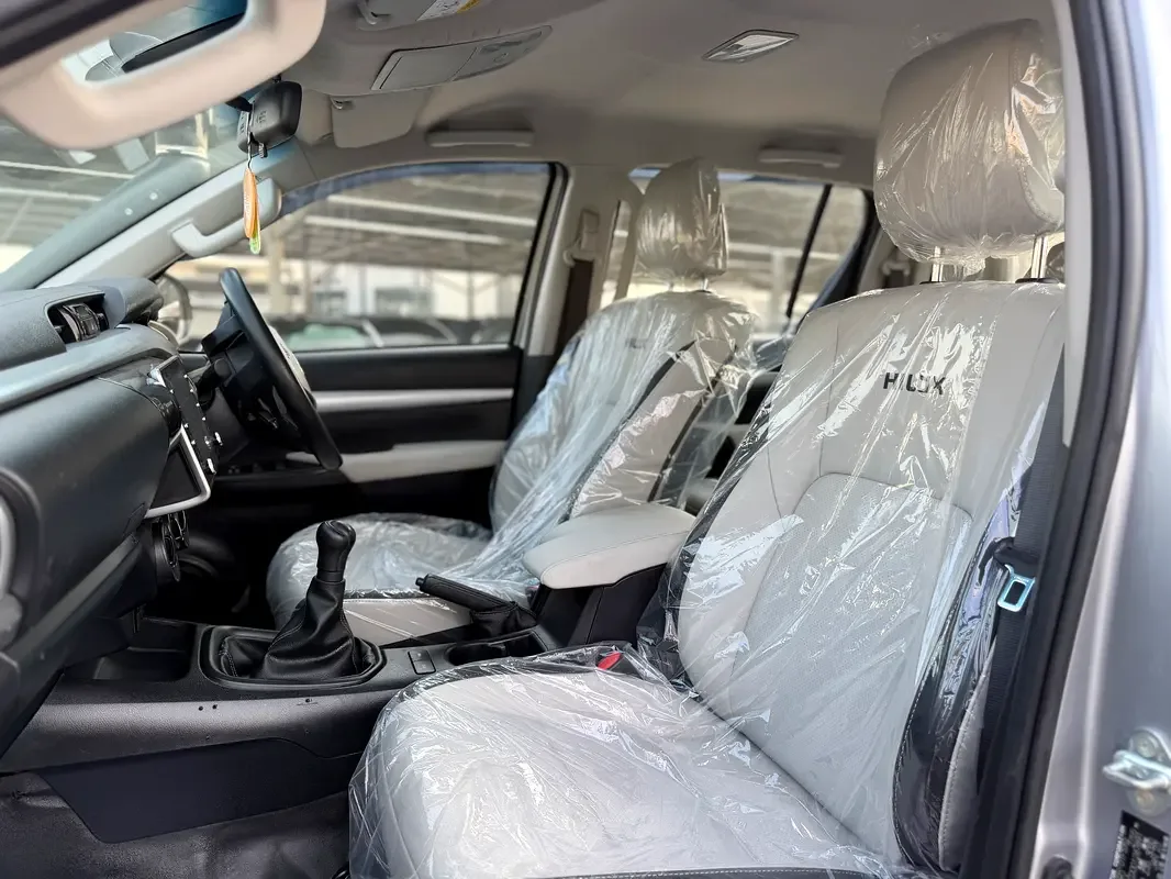 Toyota Hilux 2.4 D MT AWD (150 hp) - 8