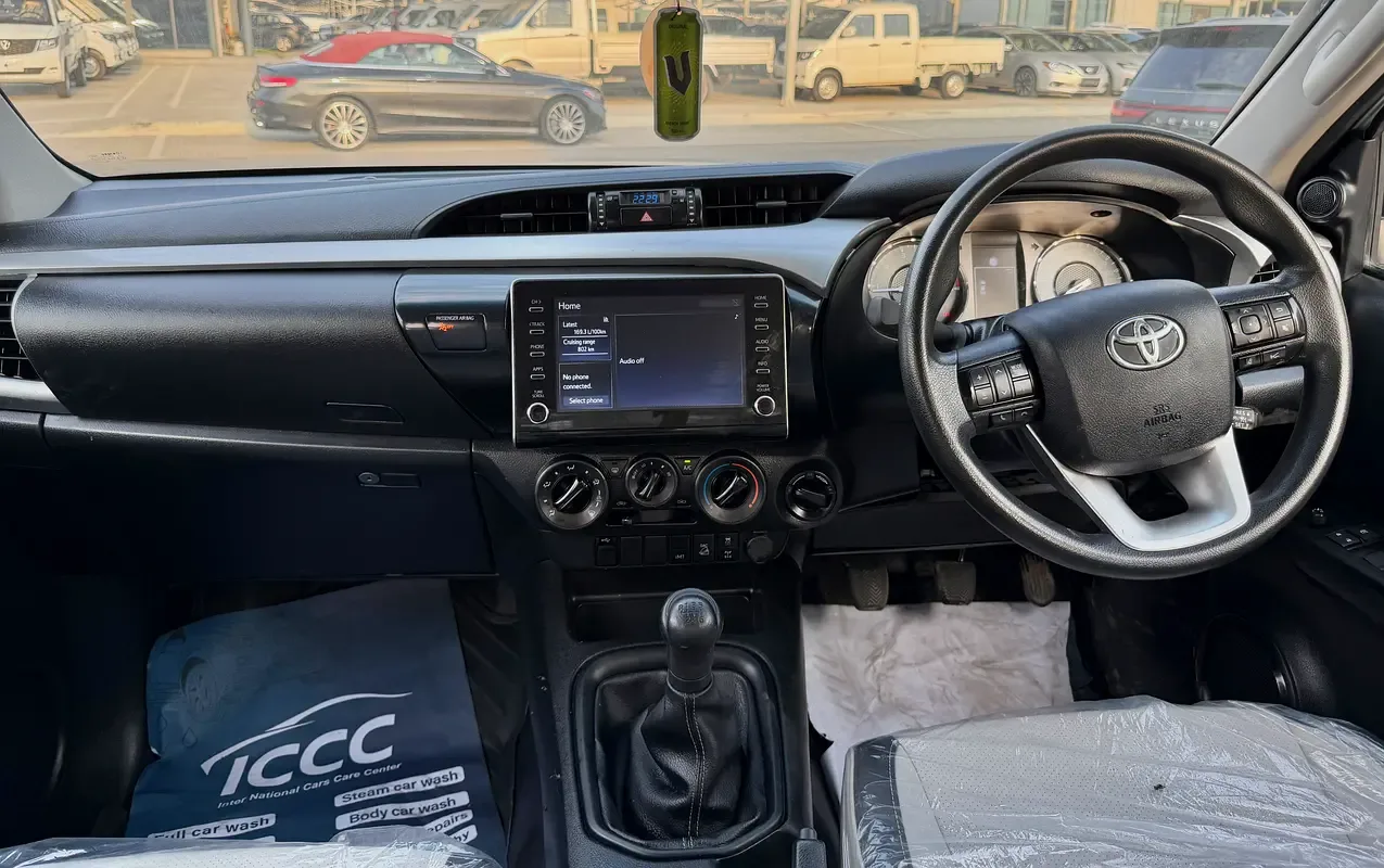 Toyota Hilux 2.4 D MT AWD (150 hp) - 9
