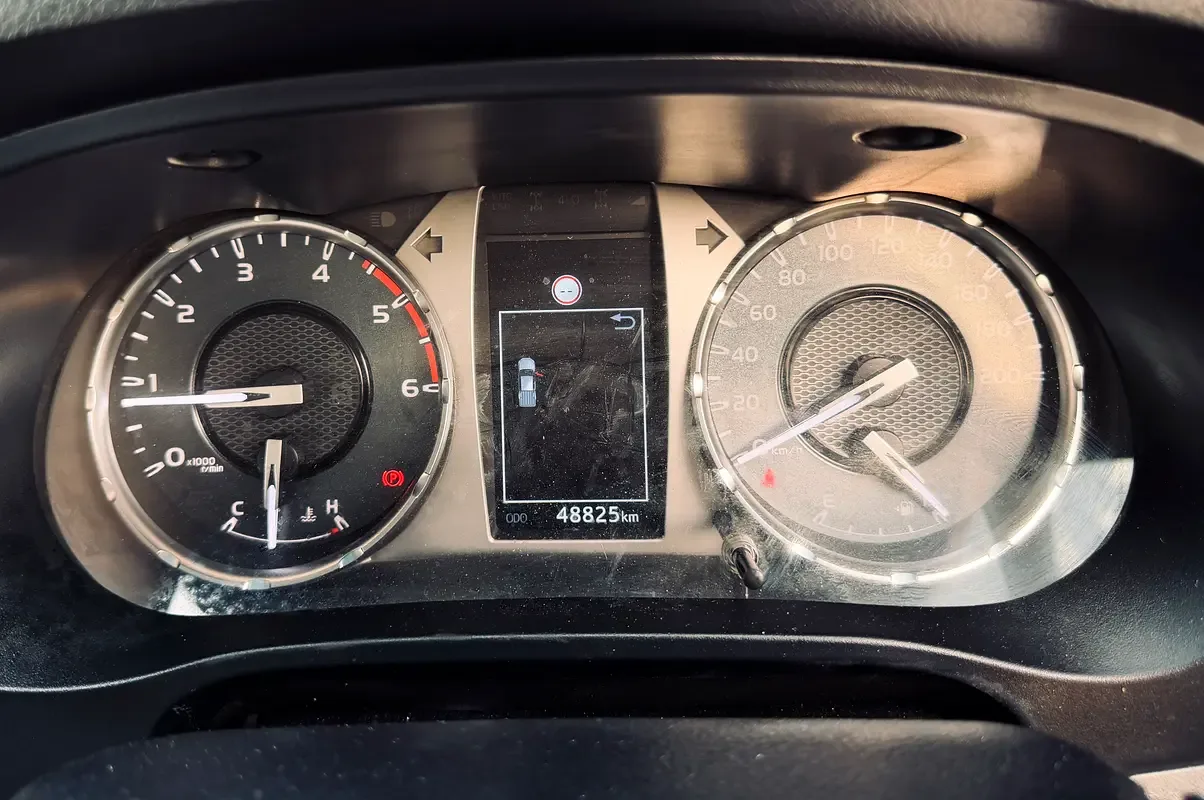 Toyota Hilux 2.4 D MT AWD (150 hp) - 10