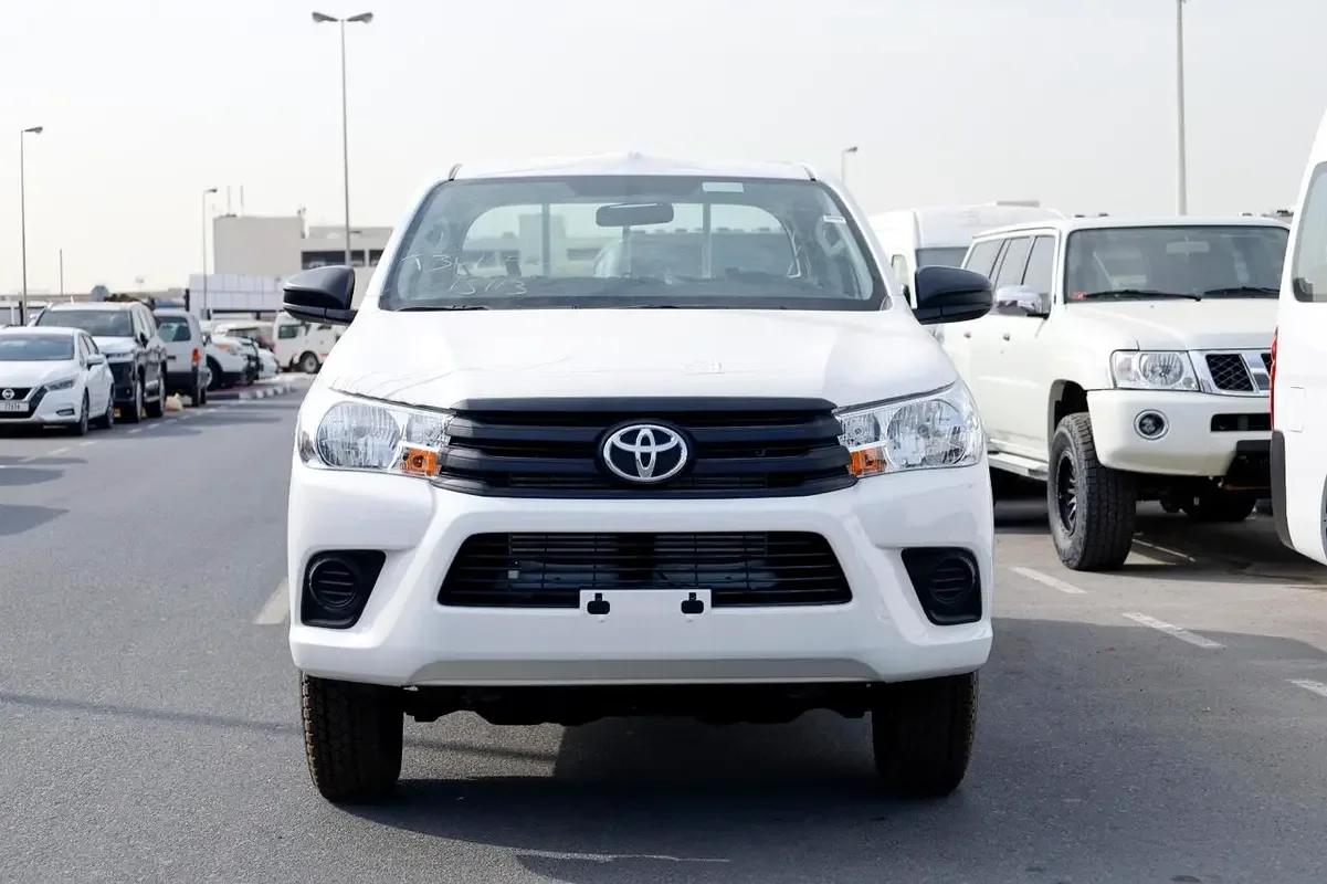 Toyota Hilux 2.4 D MT RWD (150 حصان) - 2