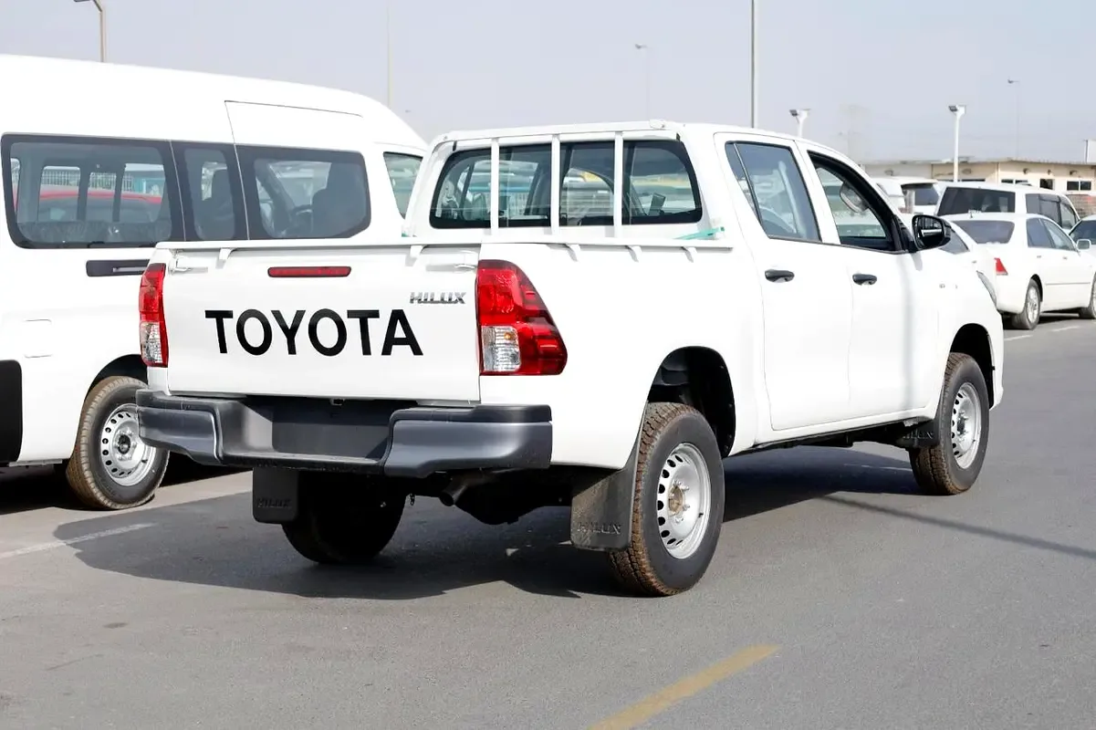 Toyota Hilux 2.4 D MT RWD (150 حصان) - 3