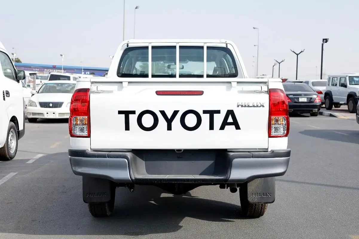 Toyota Hilux 2.4 D MT RWD (150 حصان) - 4
