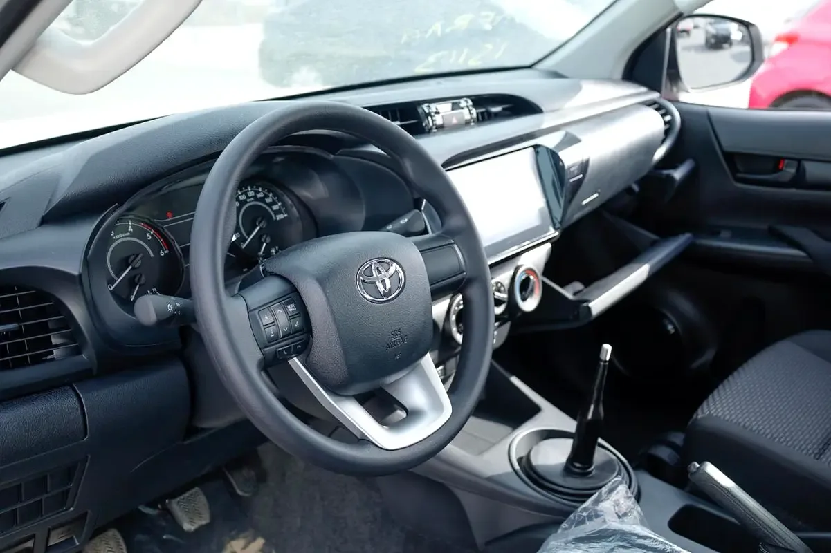 Toyota Hilux 2.4 D MT RWD (150 حصان) - 6