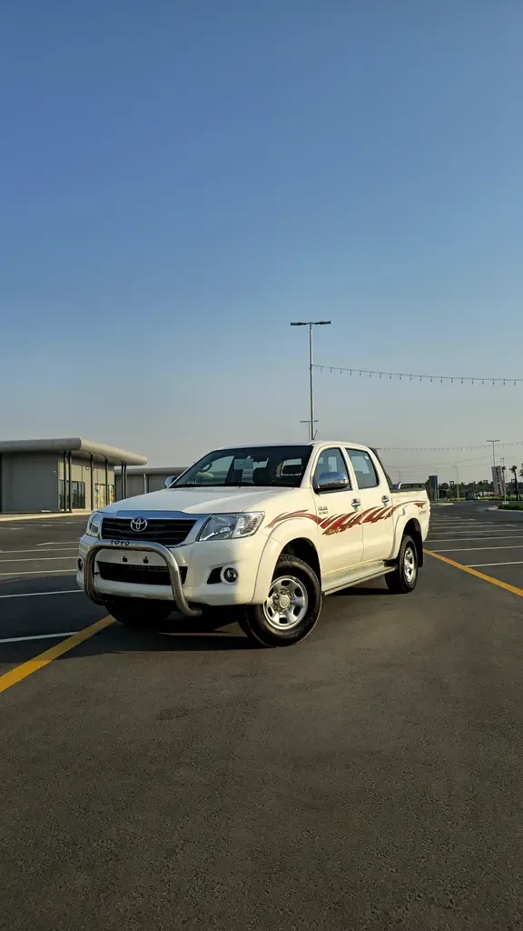 Toyota Hilux 2.7 AT (182 hp)