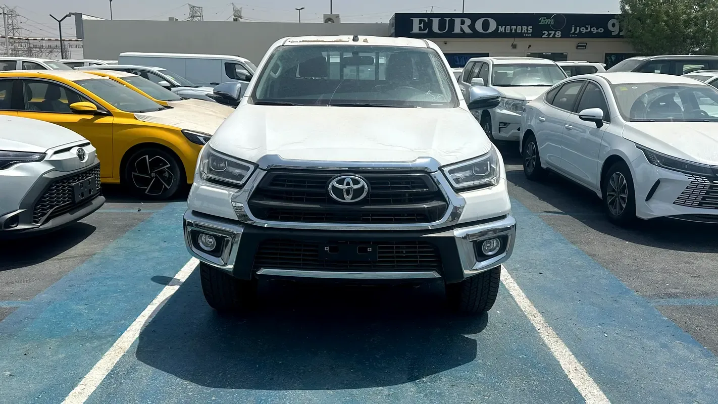 Toyota Hilux 2.7 AT RWD (166 hp)