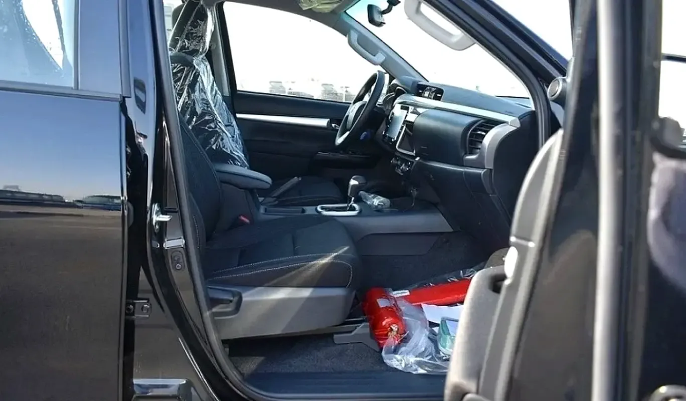 Toyota Hilux 2.7 AT RWD (166 حصان) - 6