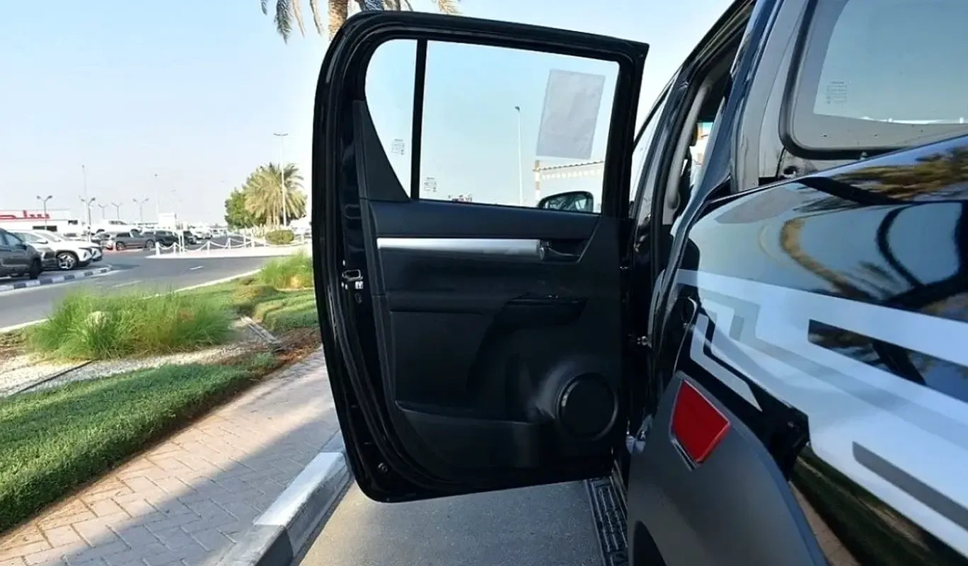 Toyota Hilux 2.7 AT RWD (166 حصان) - 11