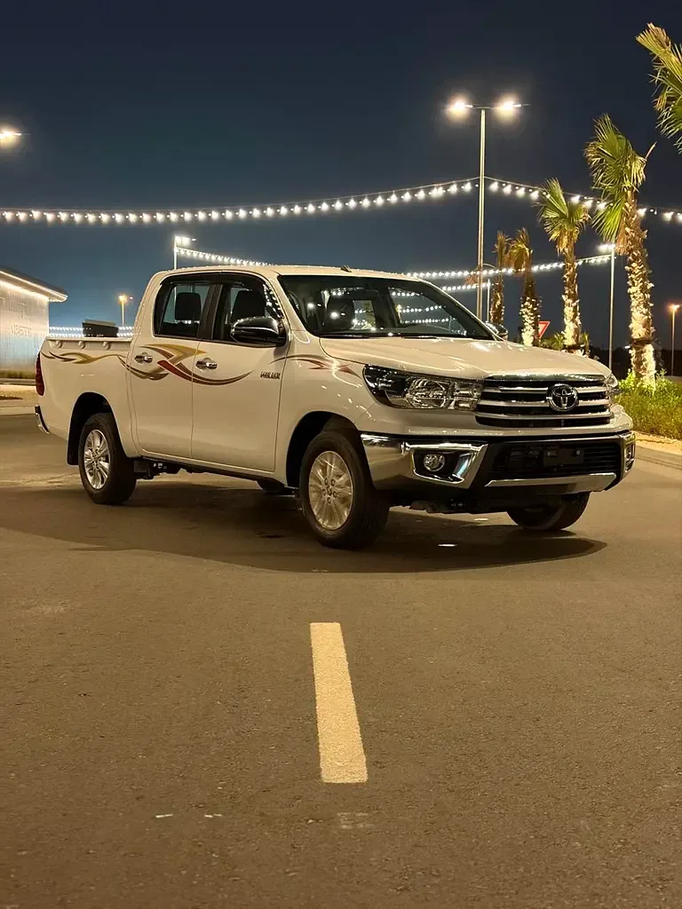 Toyota Hilux 2.7 AT RWD (166 hp)