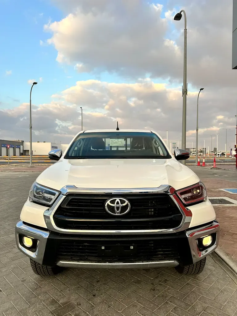 Toyota Hilux 2.7 AT RWD (166 hp)
