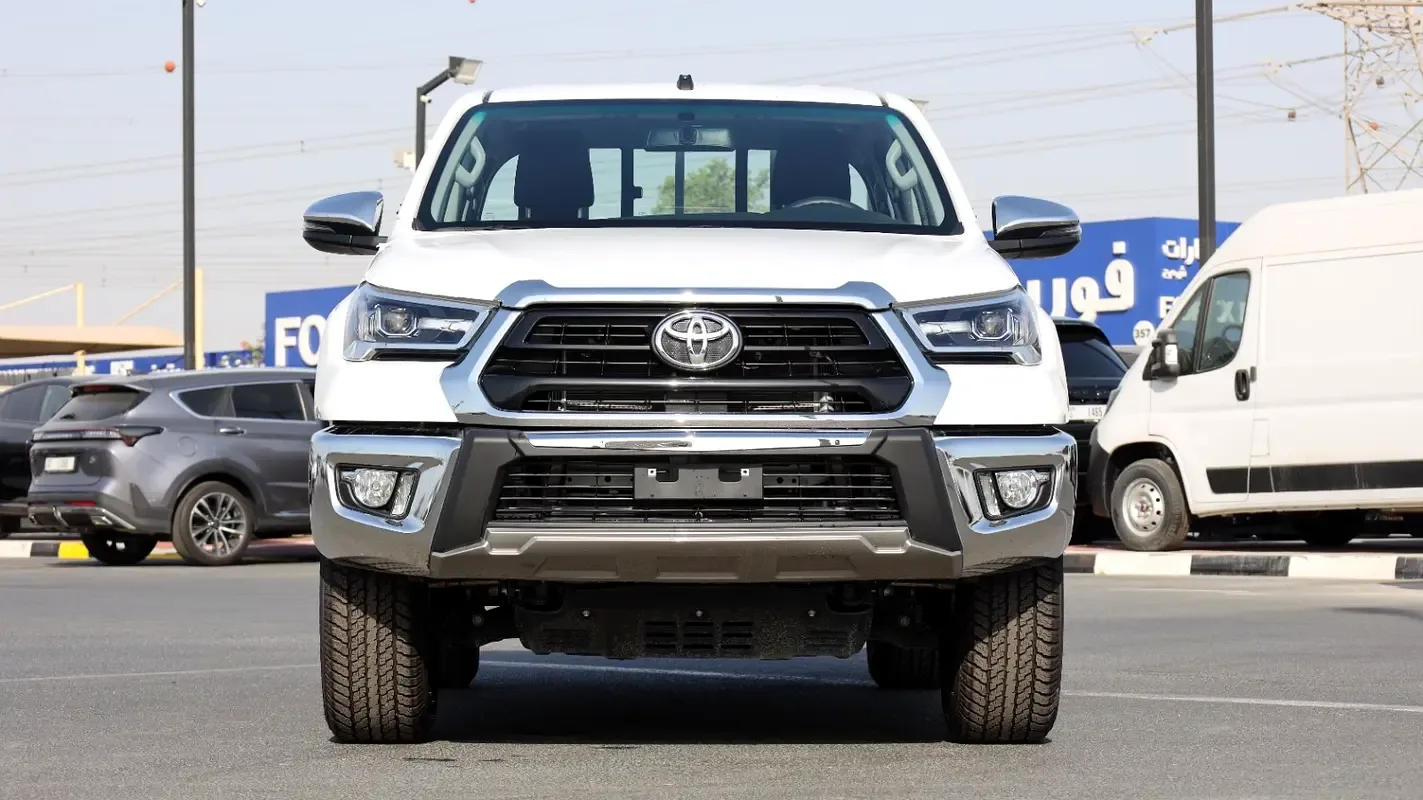 Toyota Hilux 2.7 AT RWD (166 حصان) - 3