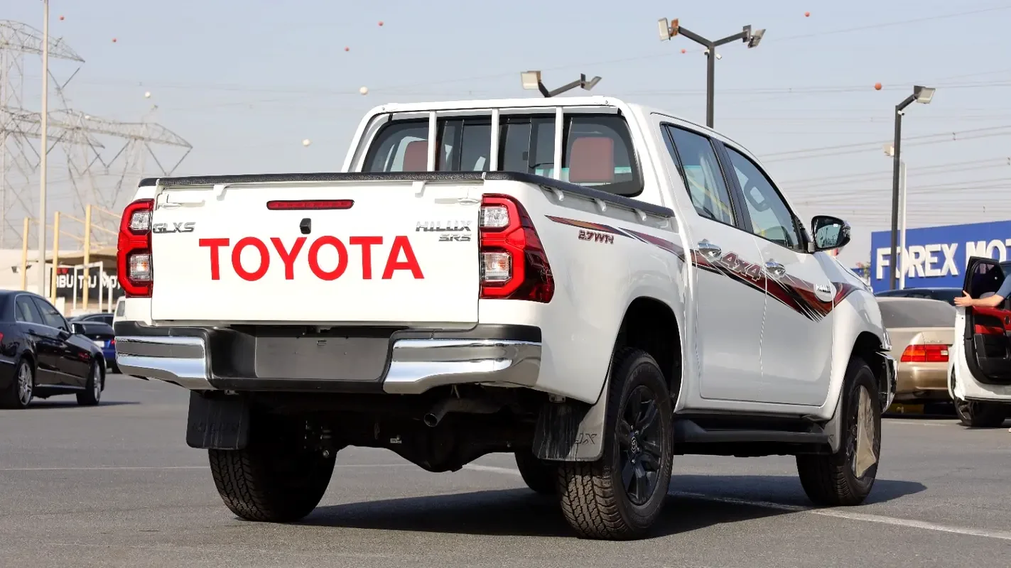 Toyota Hilux 2.7 AT RWD (166 حصان) - 6