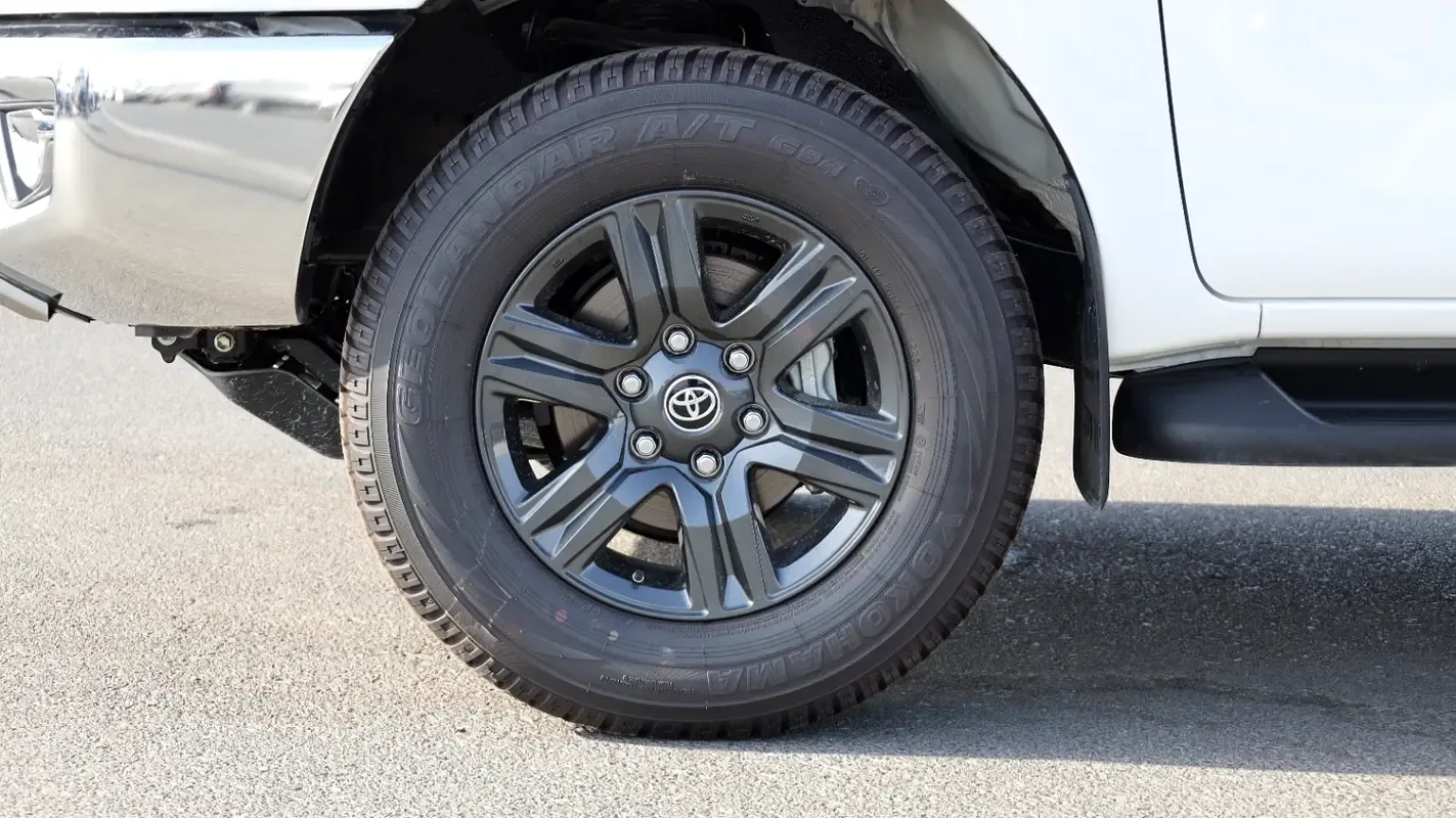 Toyota Hilux 2.7 AT RWD (166 حصان) - 20