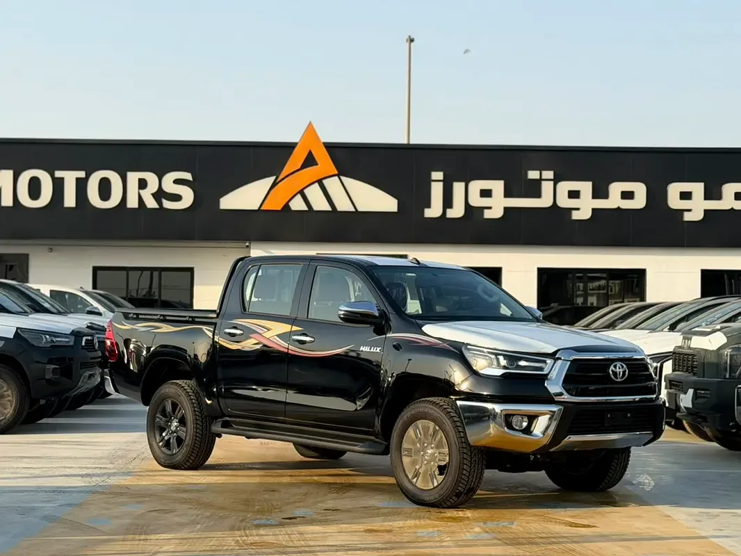 Toyota Hilux 2.7 AT RWD (166 حصان) - 2