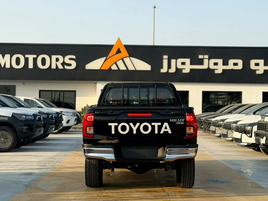 Toyota Hilux 2.7 AT RWD (166 حصان) - 4