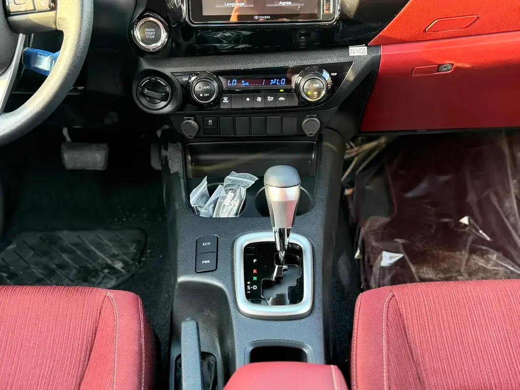 Toyota Hilux 2.7 AT RWD (166 حصان) - 7