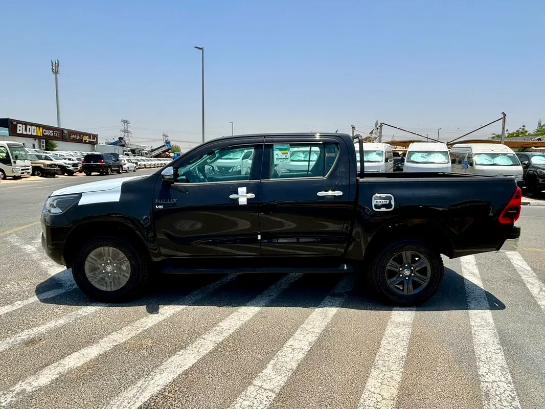 Toyota Hilux 2.7 AT RWD (166 حصان) - 3