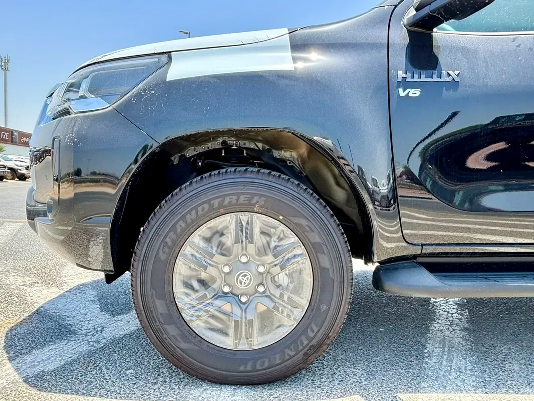 Toyota Hilux 2.7 AT RWD (166 حصان) - 4