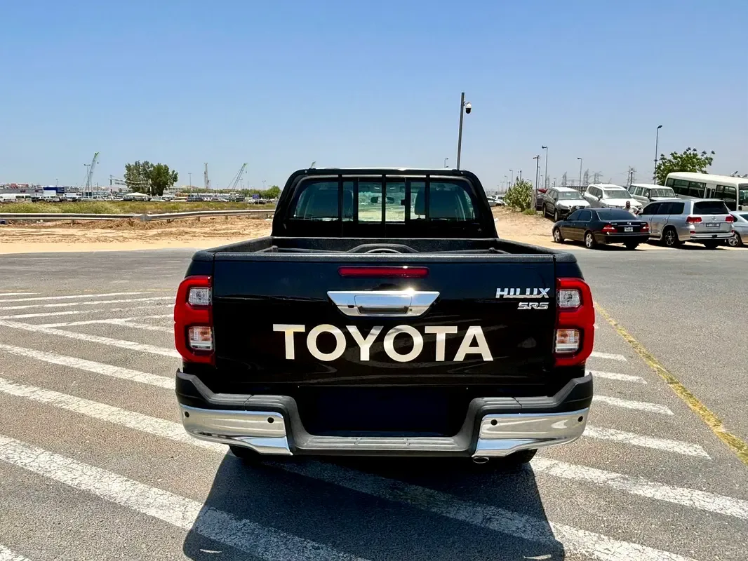 Toyota Hilux 2.7 AT RWD (166 حصان) - 6