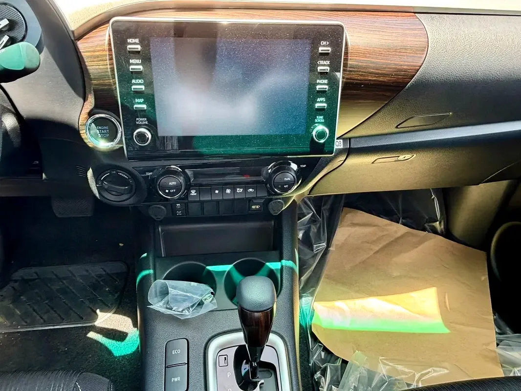 Toyota Hilux 2.7 AT RWD (166 حصان) - 8