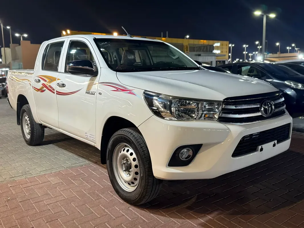 Toyota Hilux 2.7 AT RWD (166 حصان) - 5
