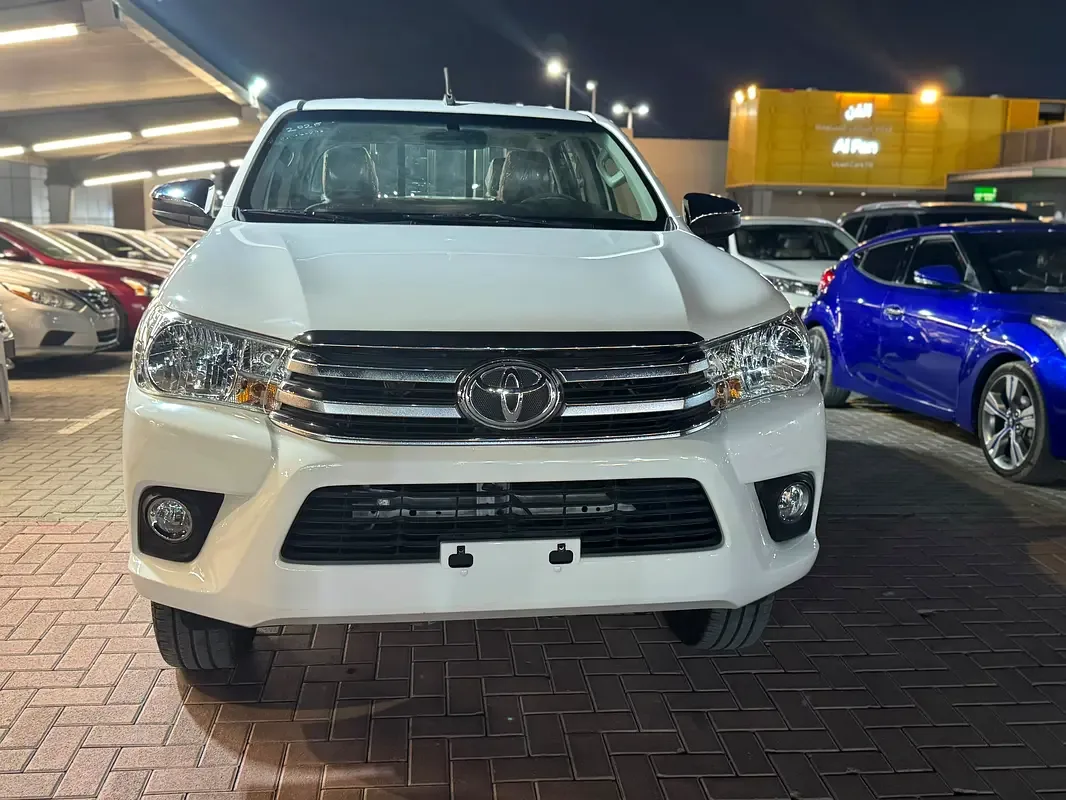 Toyota Hilux 2.7 AT RWD (166 حصان) - 6