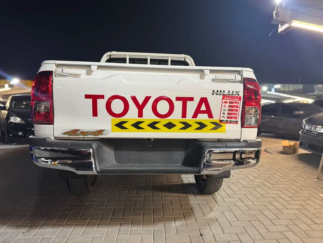 Toyota Hilux 2.7 AT RWD (166 حصان) - 8