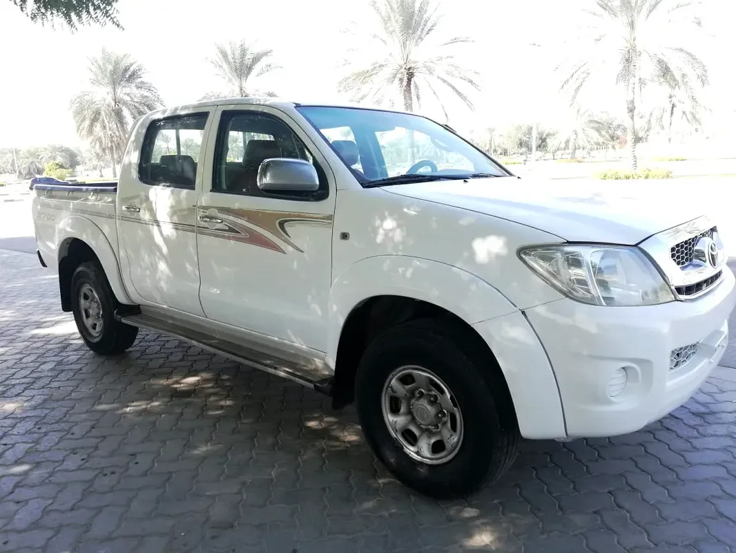 Toyota Hilux 2.7 MT (163 hp)