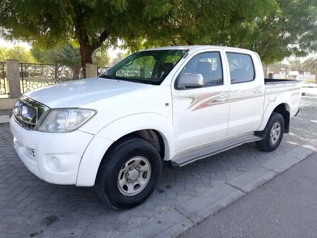 Toyota Hilux 2.7 MT (163 حصان) - 8