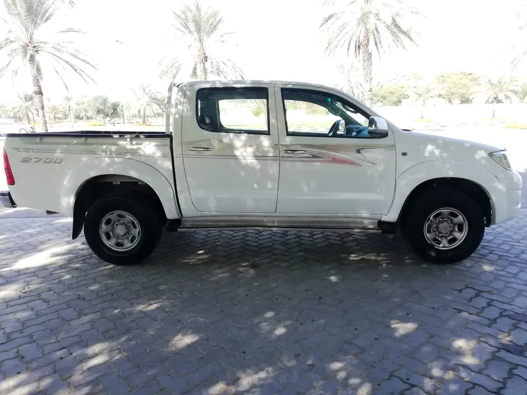 Toyota Hilux 2.7 MT (163 حصان) - 10