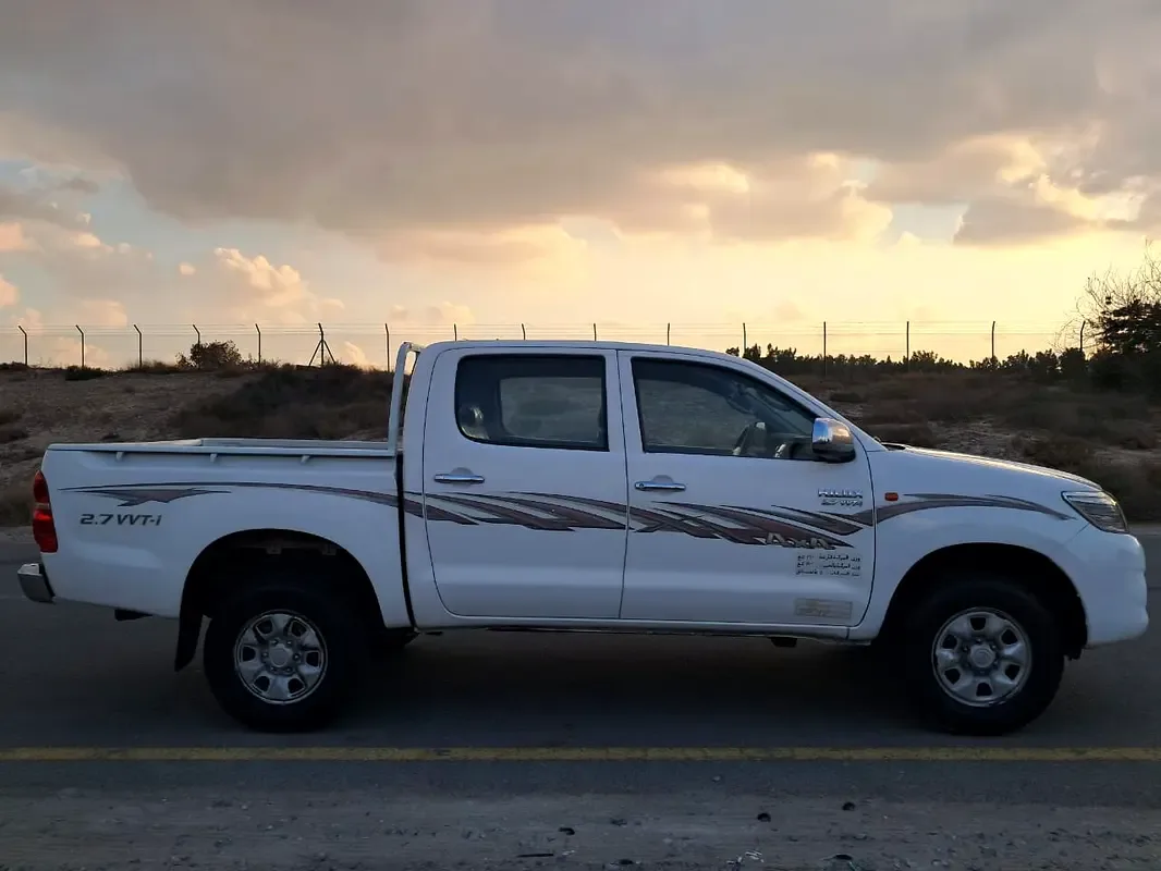 Toyota Hilux 2.7 MT (163 hp) - 2