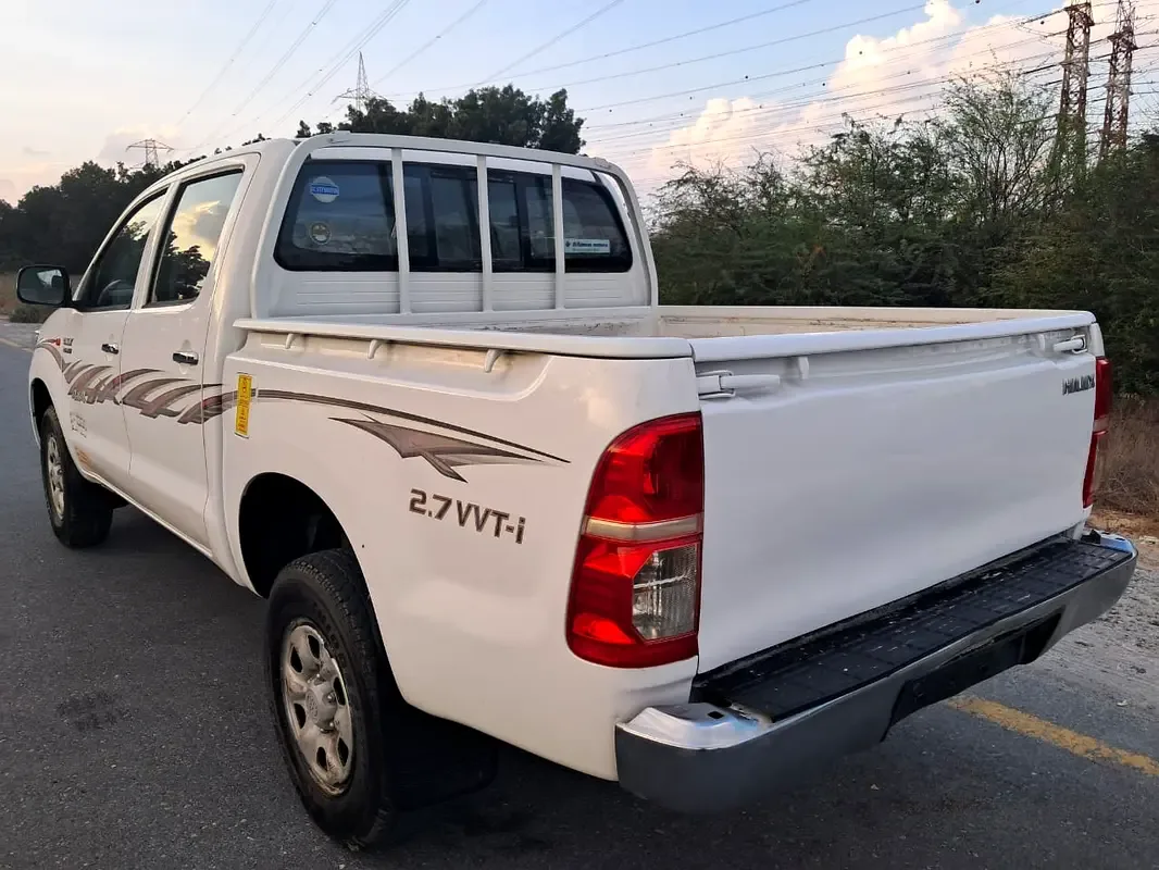 Toyota Hilux 2.7 MT (163 hp) - 10