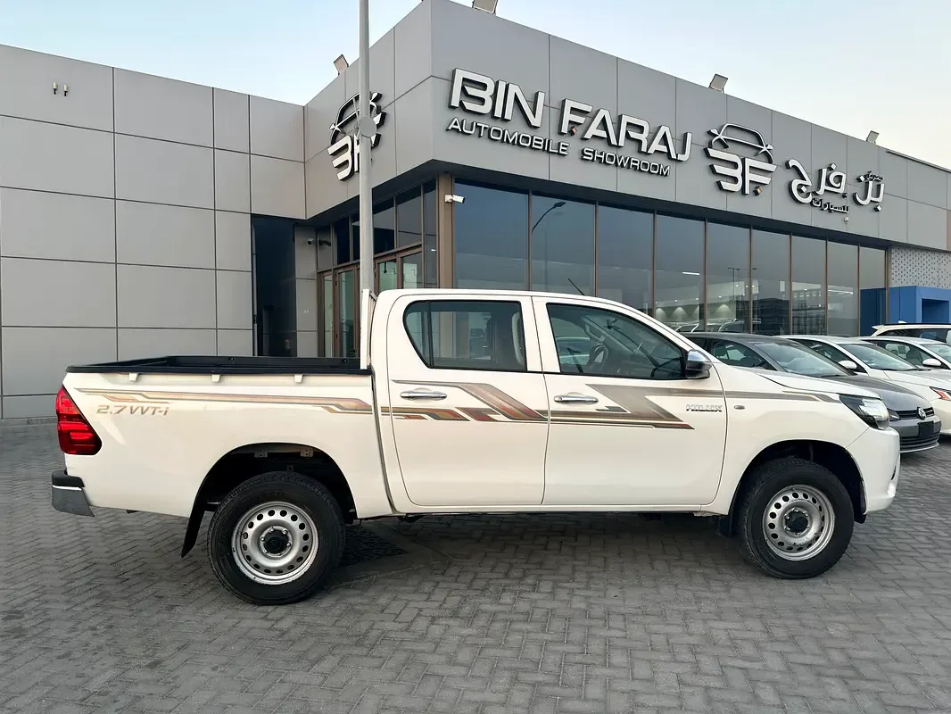 Toyota Hilux 2.7 MT (164 hp)