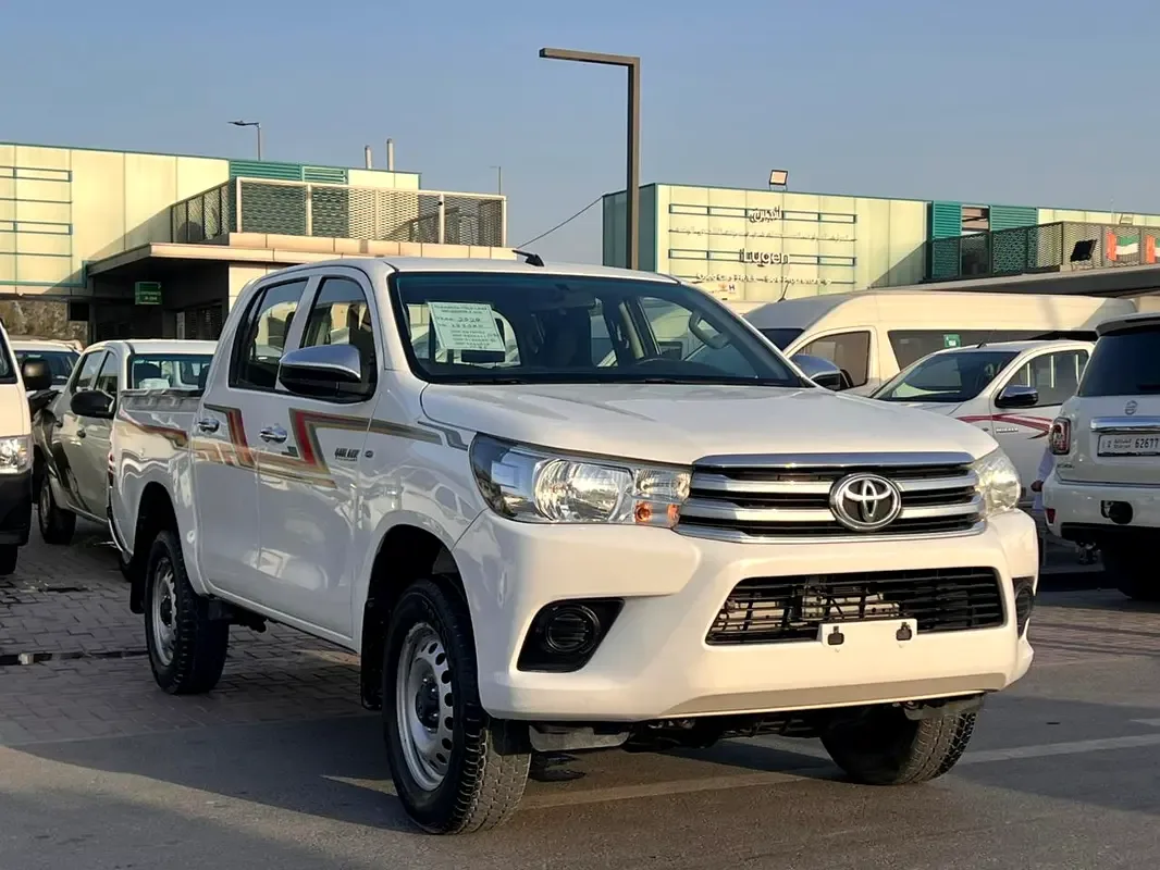 Toyota Hilux 2.7 MT (164 hp)