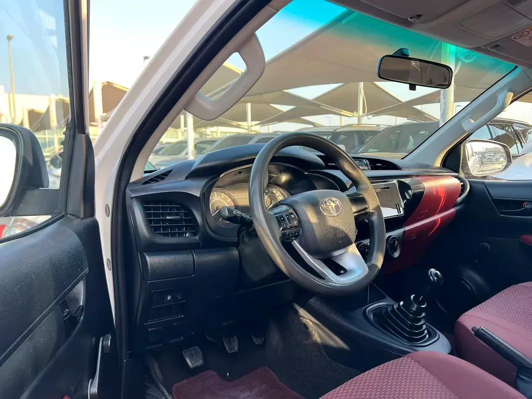 Toyota Hilux 2.7 MT (164 hp) - 8