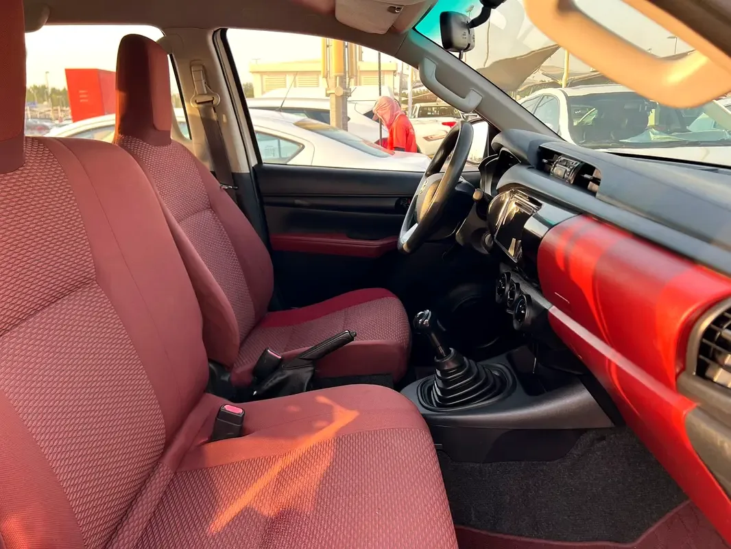 Toyota Hilux 2.7 MT (164 hp) - 10