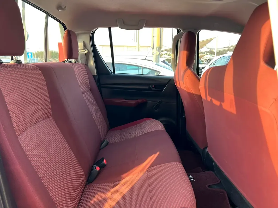 Toyota Hilux 2.7 MT (164 hp) - 12