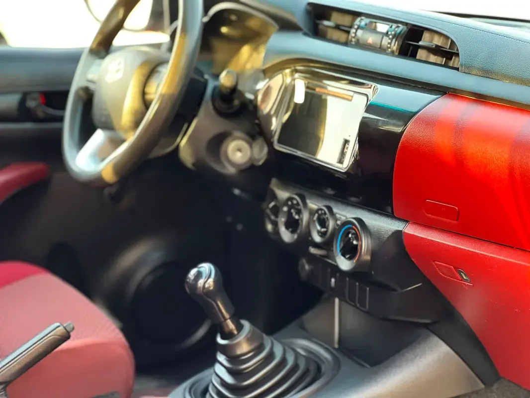 Toyota Hilux 2.7 MT (164 hp) - 13