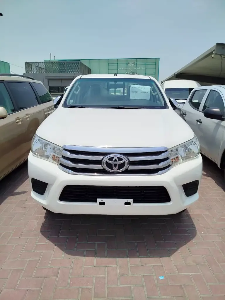 Toyota Hilux 2.7 MT (164 hp)