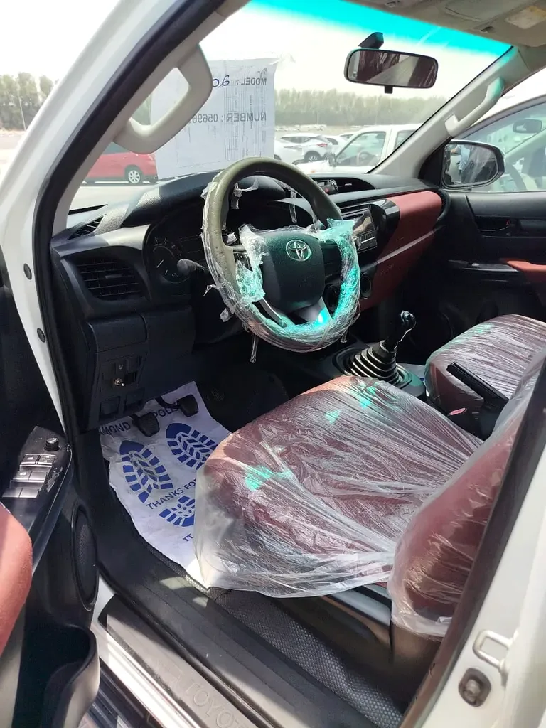 Toyota Hilux 2.7 MT (164 حصان) - 3