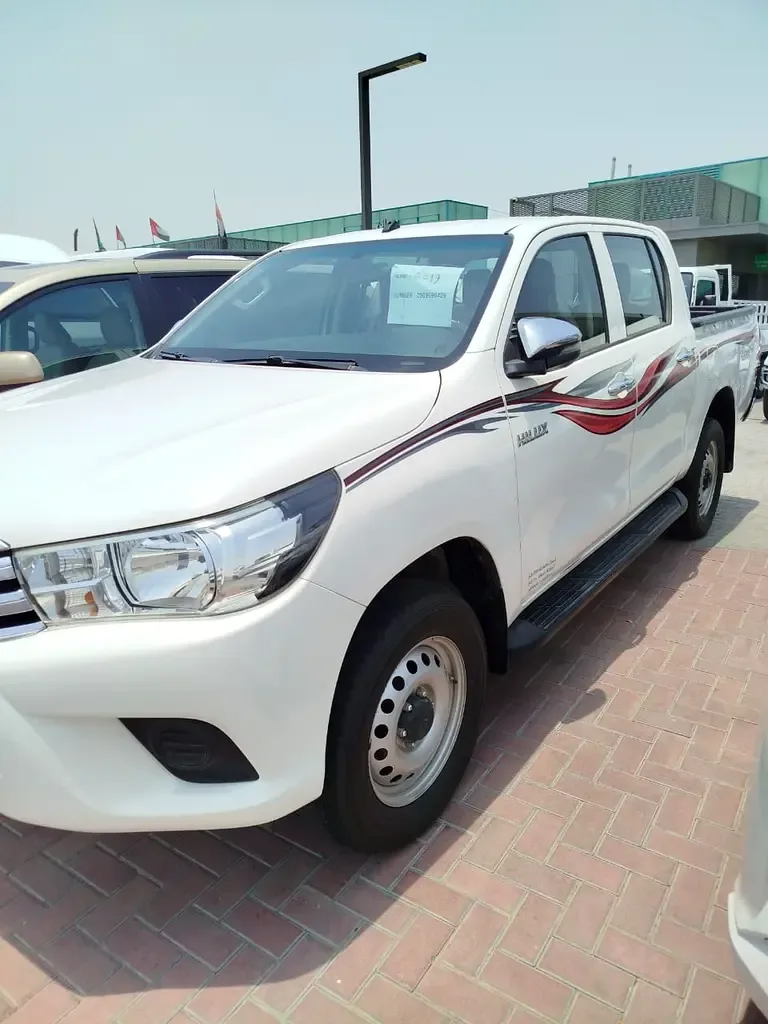 Toyota Hilux 2.7 MT (164 حصان) - 9