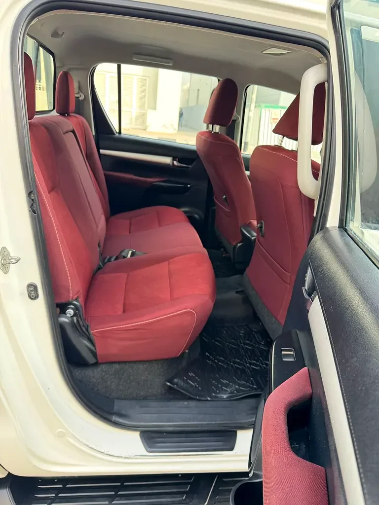 Toyota Hilux 2.7 MT (164 hp) - 13