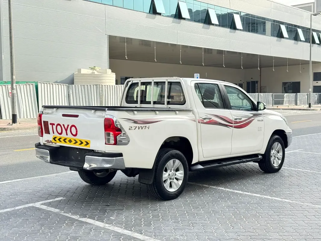 Toyota Hilux 2.7 MT (164 hp) - 11