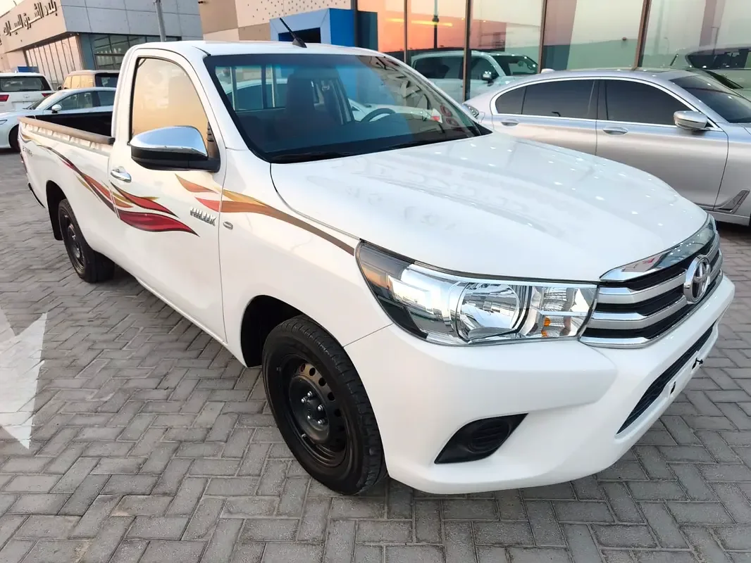 Toyota Hilux 2.7 MT 4WD (164 hp)