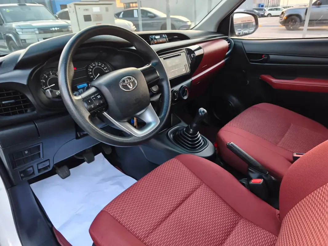 Toyota Hilux 2.7 MT 4WD (164 hp) - 8