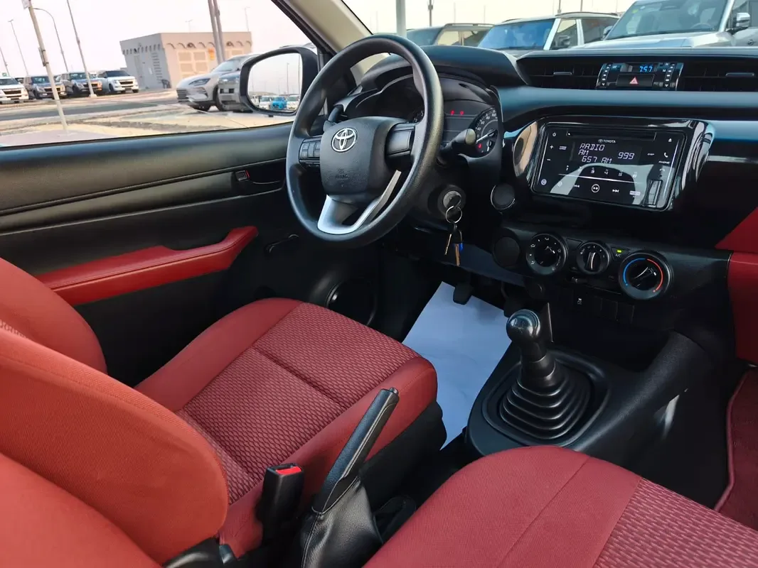 Toyota Hilux 2.7 MT 4WD (164 hp) - 10
