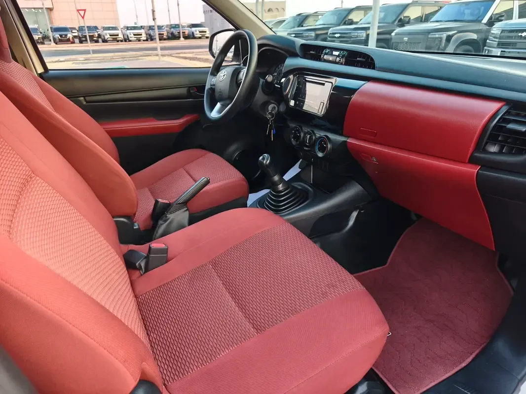 Toyota Hilux 2.7 MT 4WD (164 hp) - 13