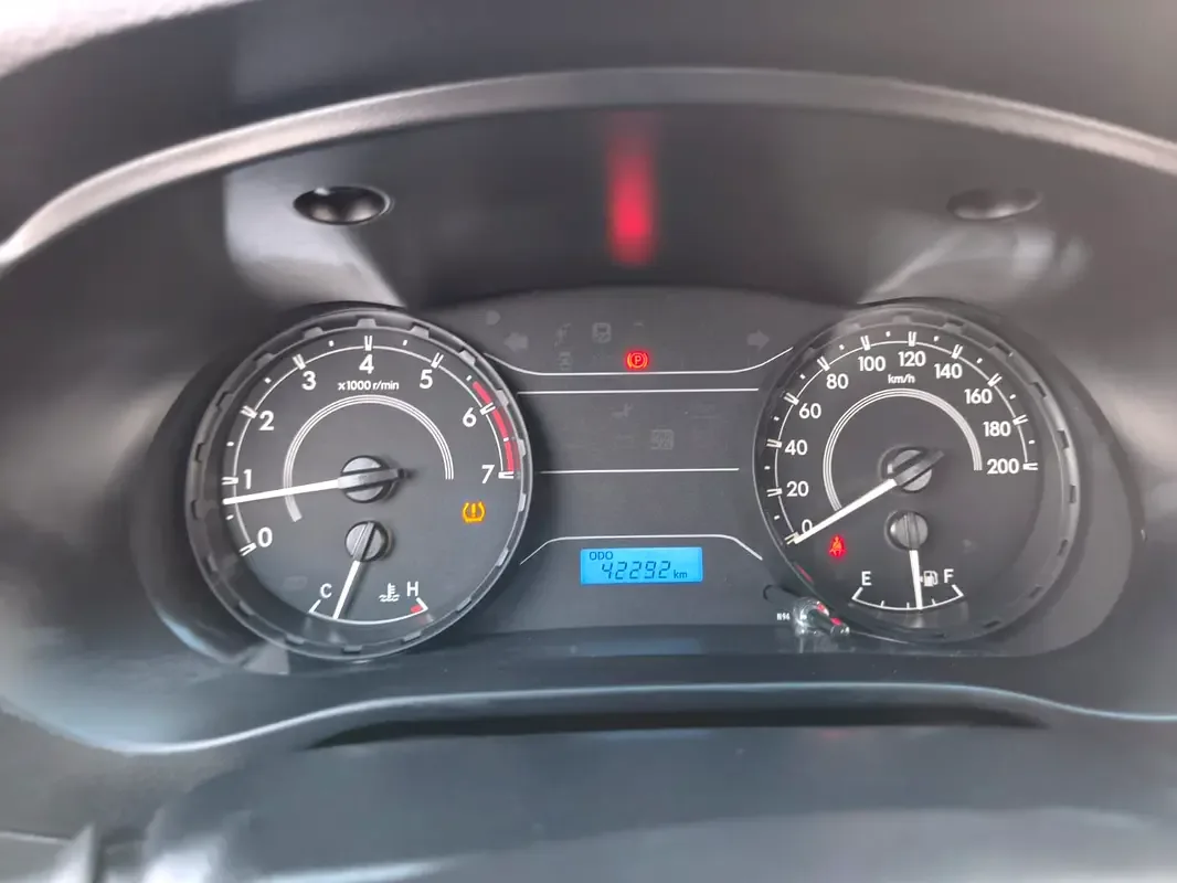 Toyota Hilux 2.7 MT 4WD (164 hp) - 14