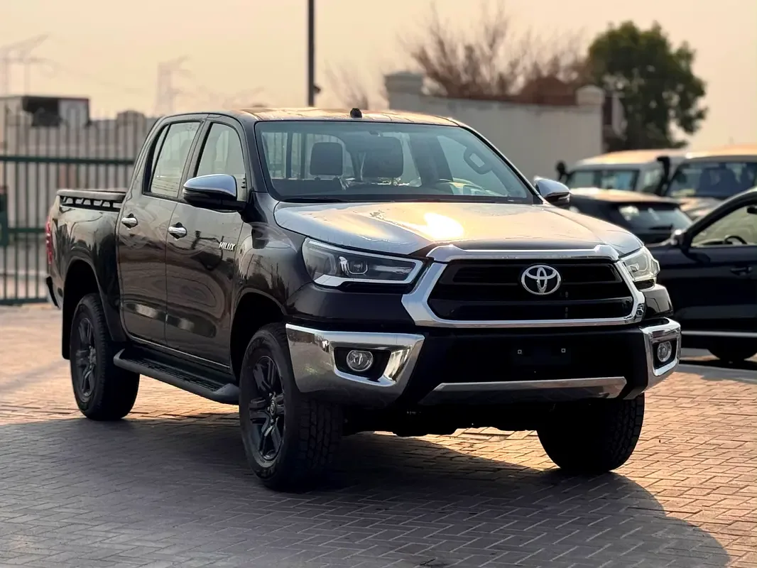 Toyota Hilux 2.7 MT 4WD (166 hp)